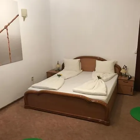 诺布勒斯酒店 招待所